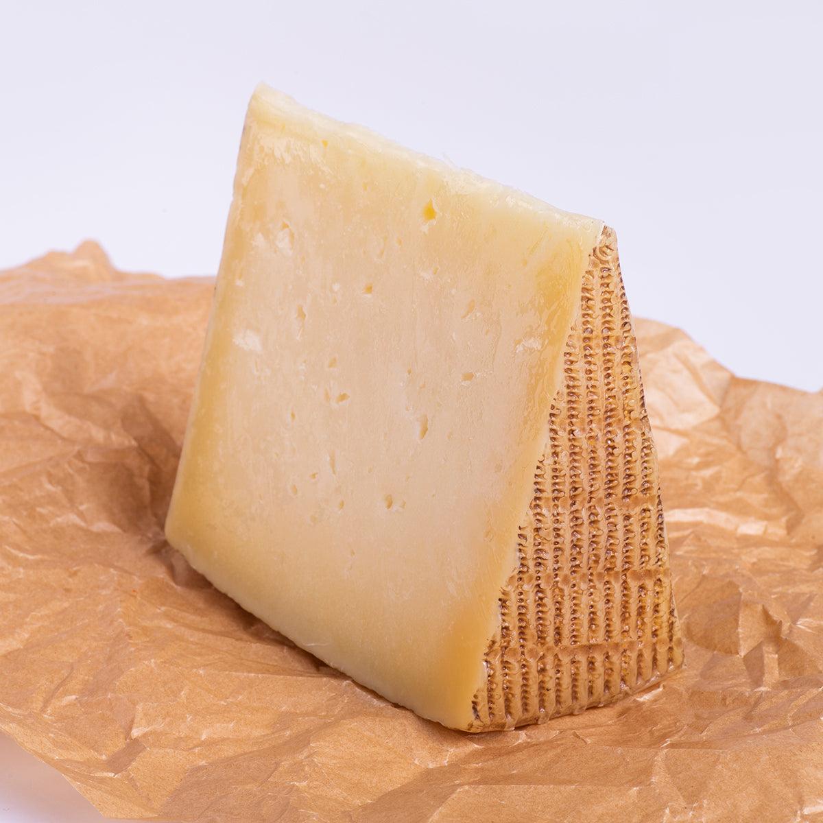 Queso viejo reserva de leche cruda de oveja - Nogales - Al Corte Extremadura