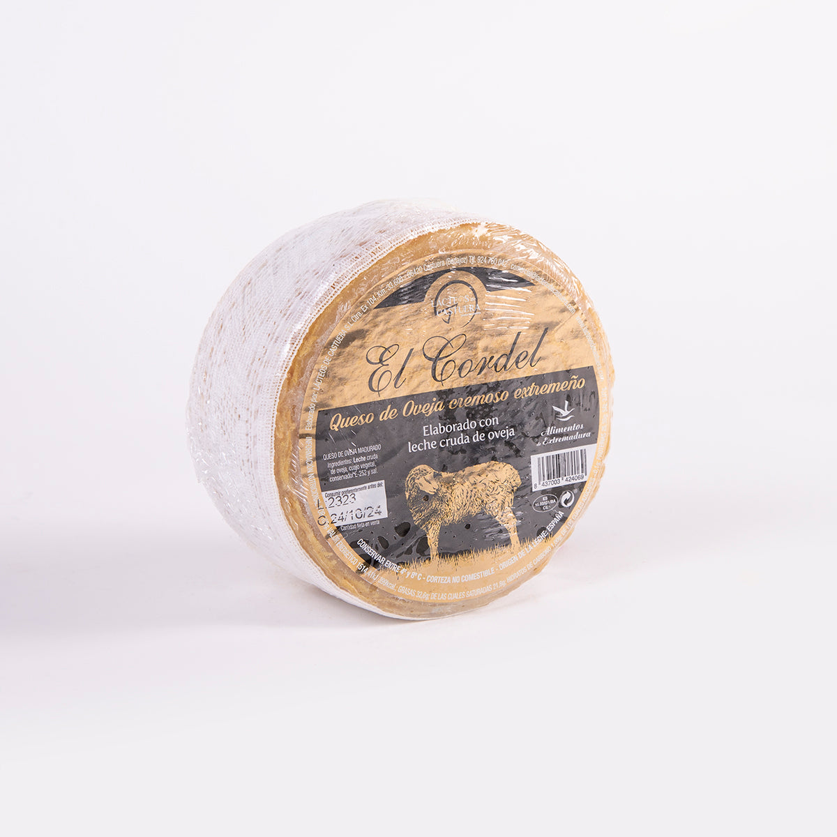 plano frontal del queso cremoso de oveja extremeña el cordel