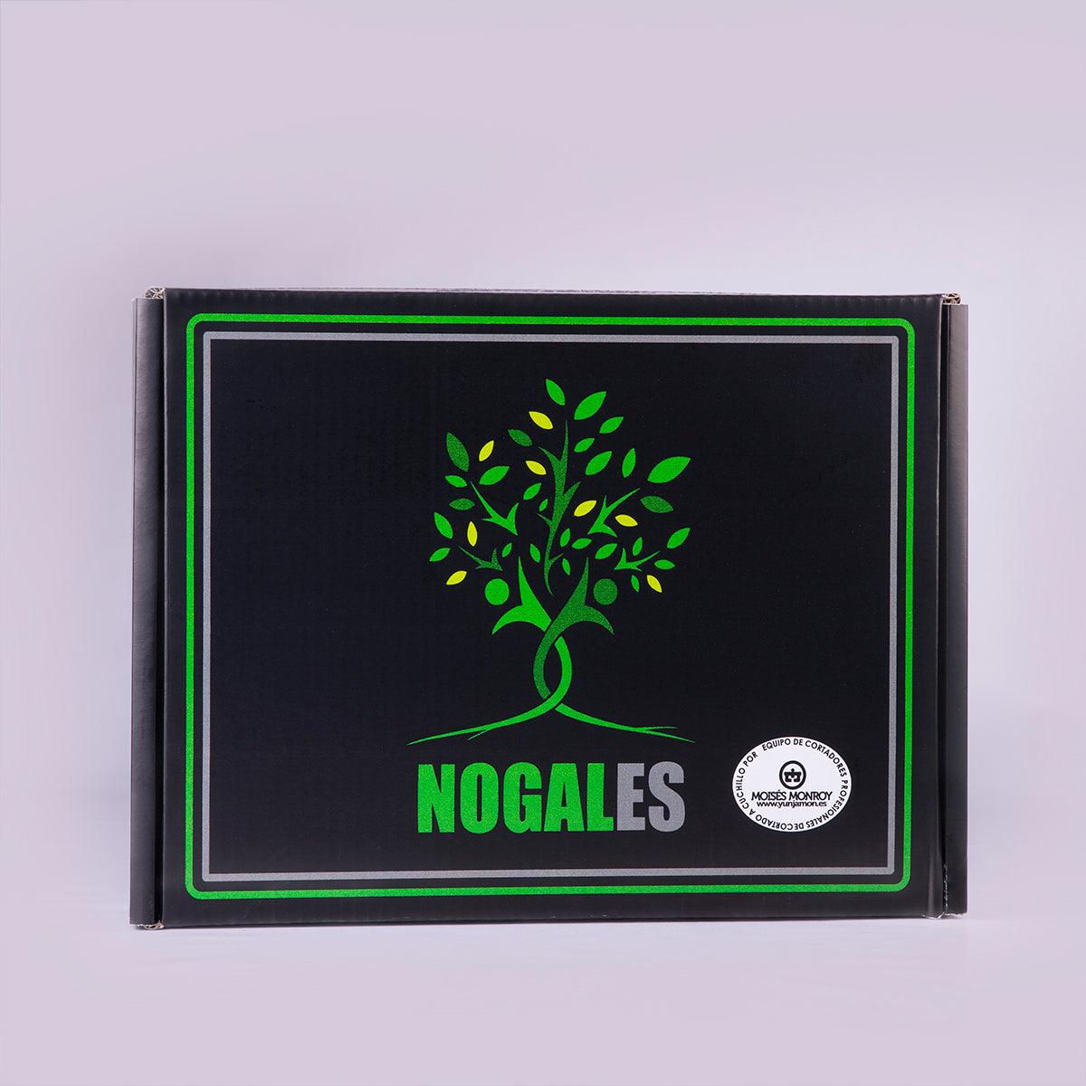 caja negra con logotipo Nogales para enviar sobres de paleta de cebo ibérica
